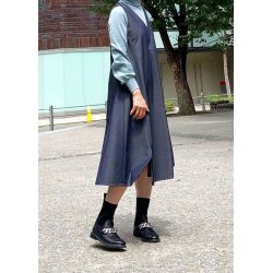 画像2: 綺麗目デニム、ジャンパースカート《黒デニム》[Toilette（トワレ）]
