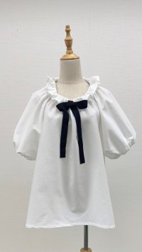 ギャザーフリル襟、サッカー地ブラウス《オフ》[Toilette（トワレ）]